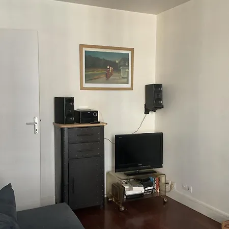 Апартаменты Comfortable 32 M In The Heart Of